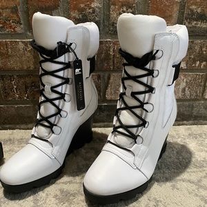 Sorel Joan Uptown Mid Lace Boot - White, size 9